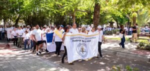 Monseñor Carlos Tomas Morel, arzobispo coadjutor de la Arquidiócesis de Santo Domingo, encabeza la Caminata Un Paso por la Salud Mental 2026